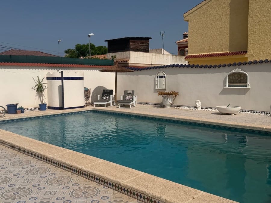 4 sovrum Villa till salu i Ciudad Quesada med pool - 450 000 € (Ref: 9272807)