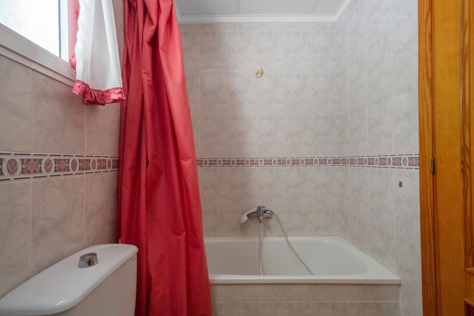 2 bedroom Apartment for sale in Torrevieja with pool - € 149,000 (Ref: 9278161)