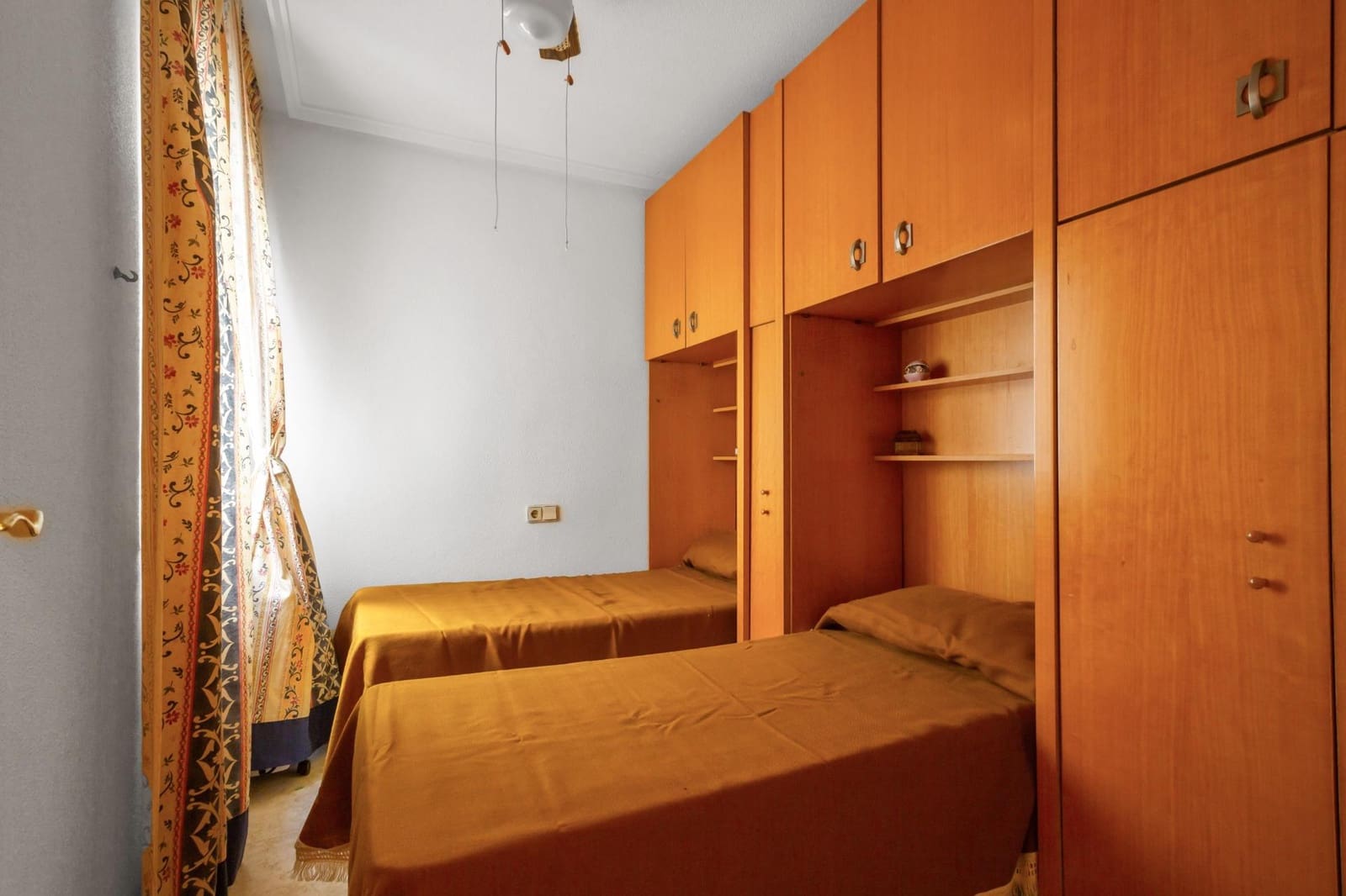 2 bedroom Apartment for sale in Torrevieja with pool - € 149,000 (Ref: 9278161)