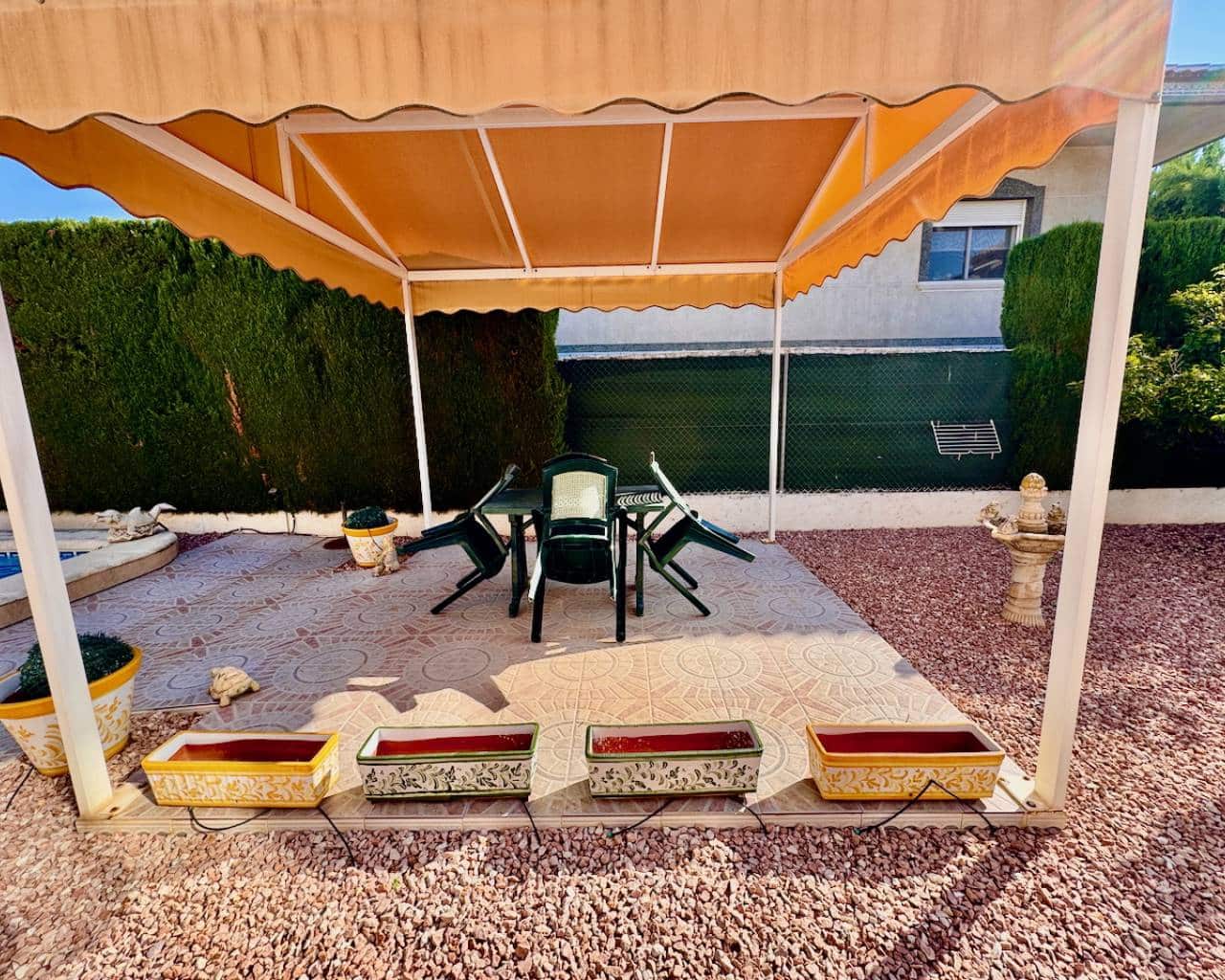 5 bedroom Villa for sale in Benferri with pool garage - € 350,000 (Ref: 9292217)