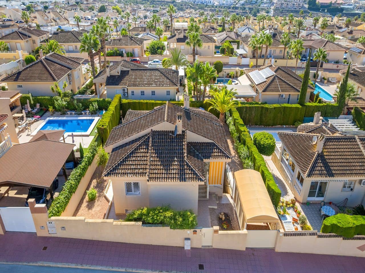 4 bedroom Villa for sale in Rojales with pool garage - € 420,000 (Ref: 9292220)