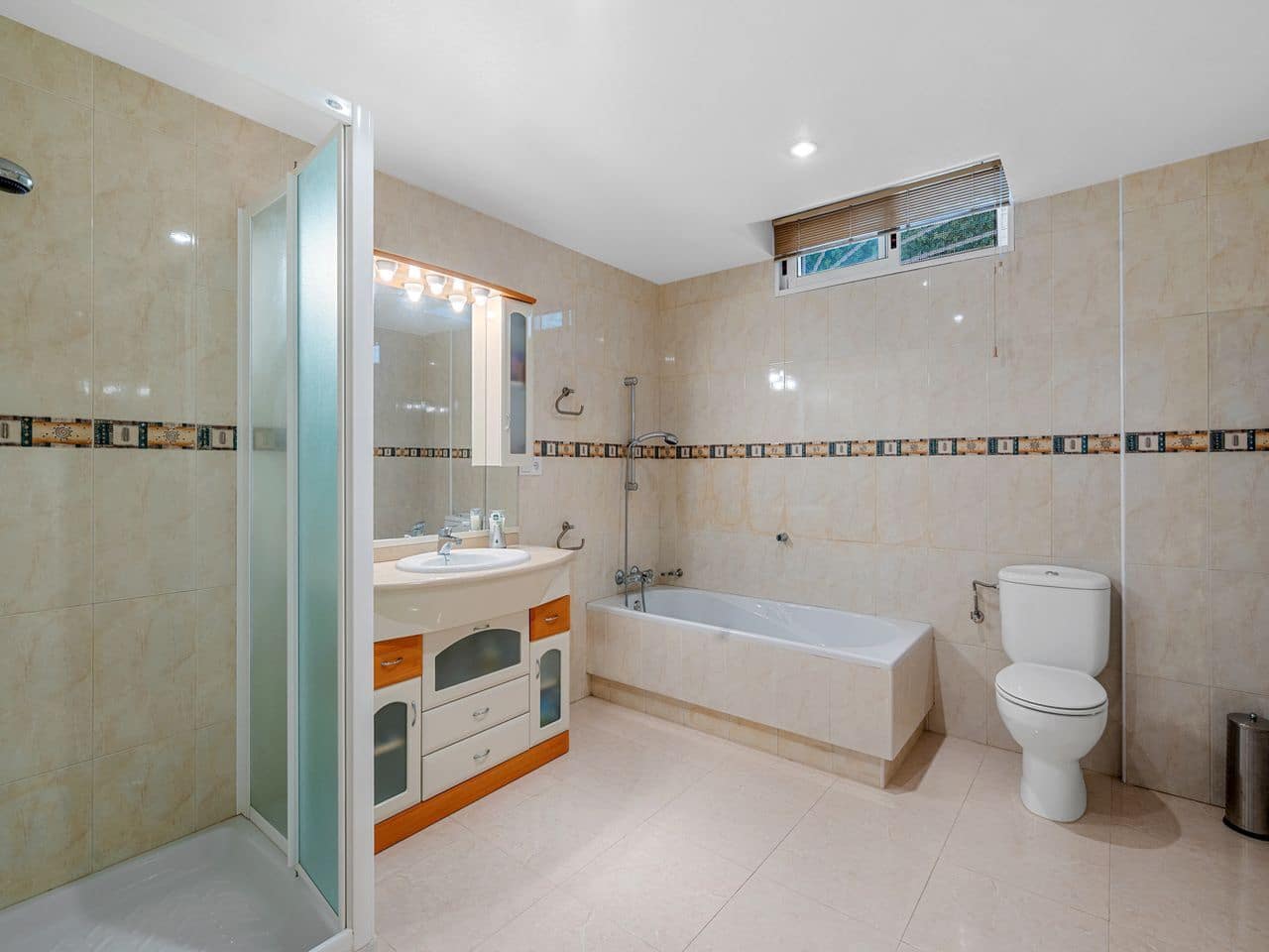 4 bedroom Villa for sale in Rojales with pool garage - € 420,000 (Ref: 9292220)