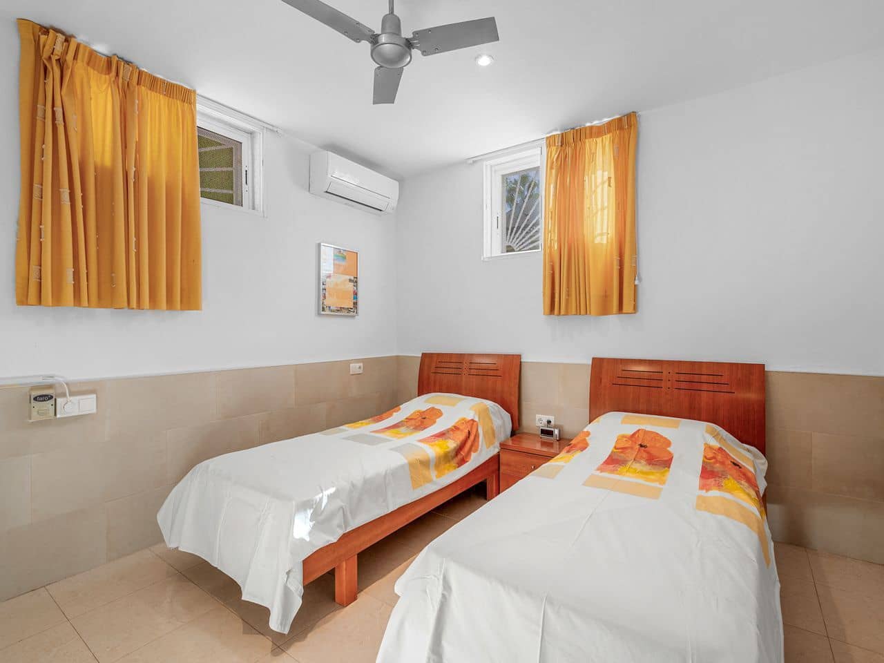 4 bedroom Villa for sale in Rojales with pool garage - € 420,000 (Ref: 9292220)