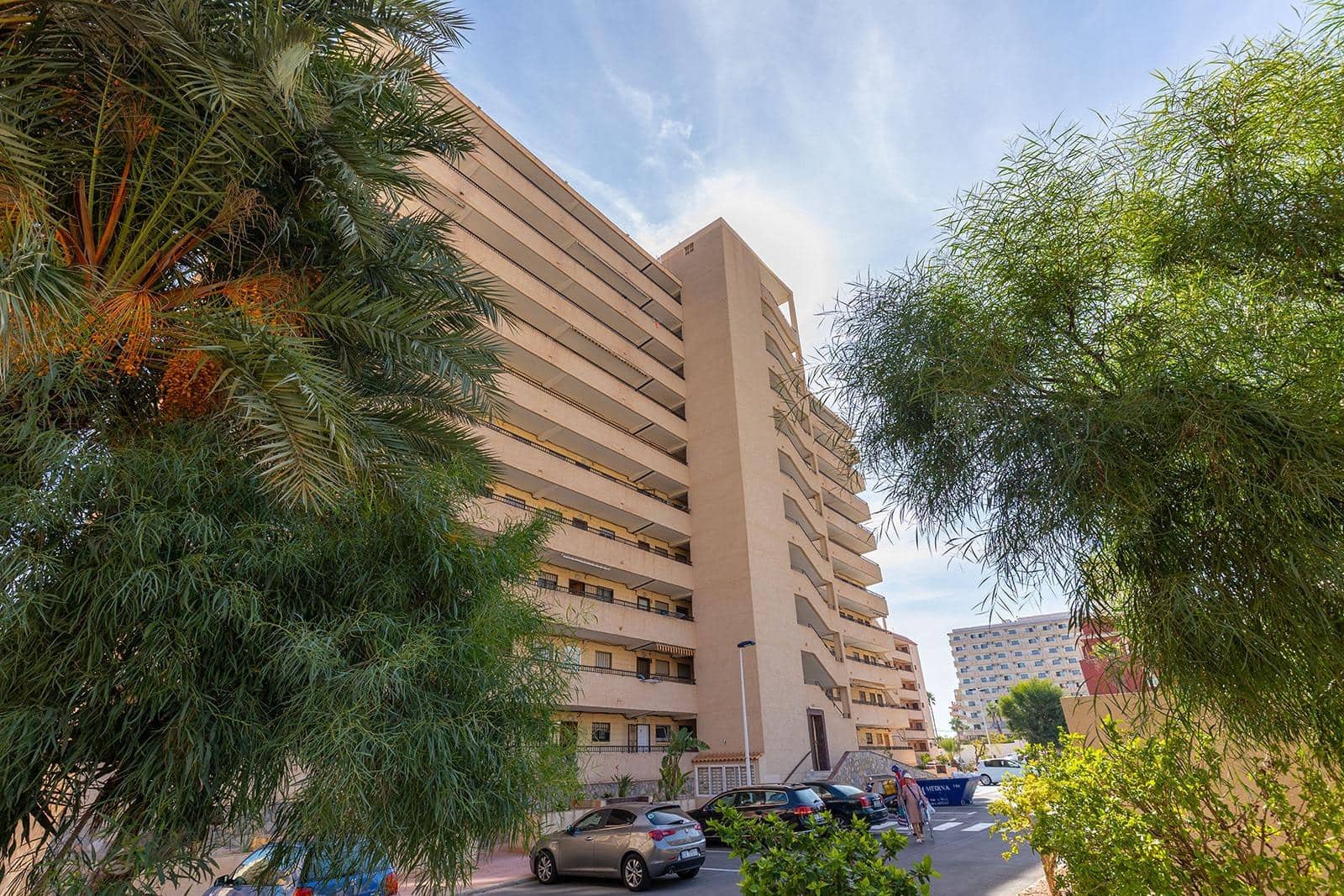 2 makuuhuone Asunto myytävänä paikassa Torrevieja mukana 
autotalli - 193 000 € (Ref: 9295979)