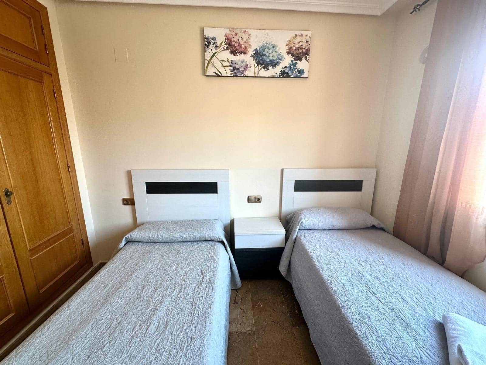 4 bedroom Apartment for sale in Torrevieja - € 275,000 (Ref: 9295991)