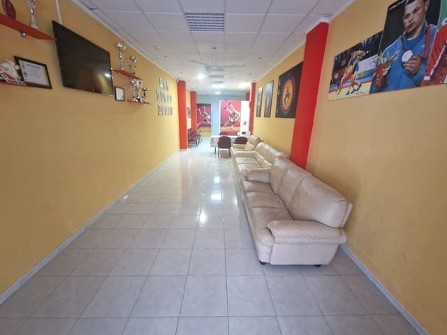 Local Comercial en Torrevieja en venta - 120.000 € (Ref: 9295994)