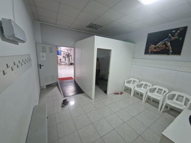 Local Comercial en Torrevieja en venta - 120.000 € (Ref: 9295994)