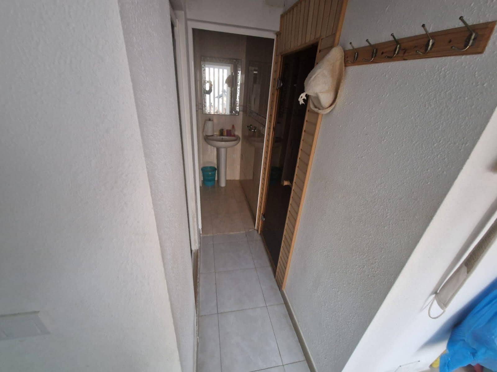 Commercial for sale in Torrevieja - € 120,000 (Ref: 9295994)