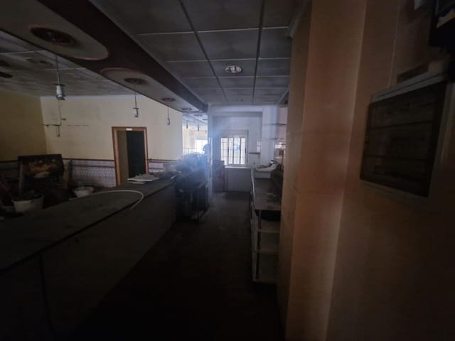 Local Comercial en Torrevieja en venta - 149.900 € (Ref: 9296003)