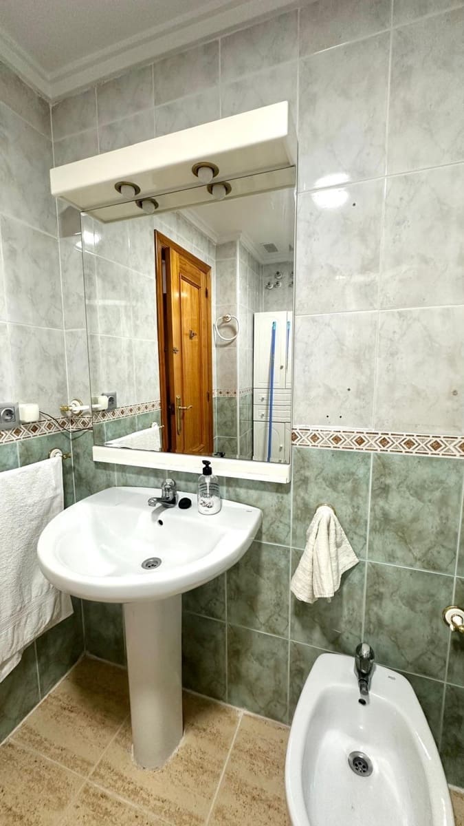 2 bedroom Apartment for sale in Torrevieja - € 169,900 (Ref: 9296010)