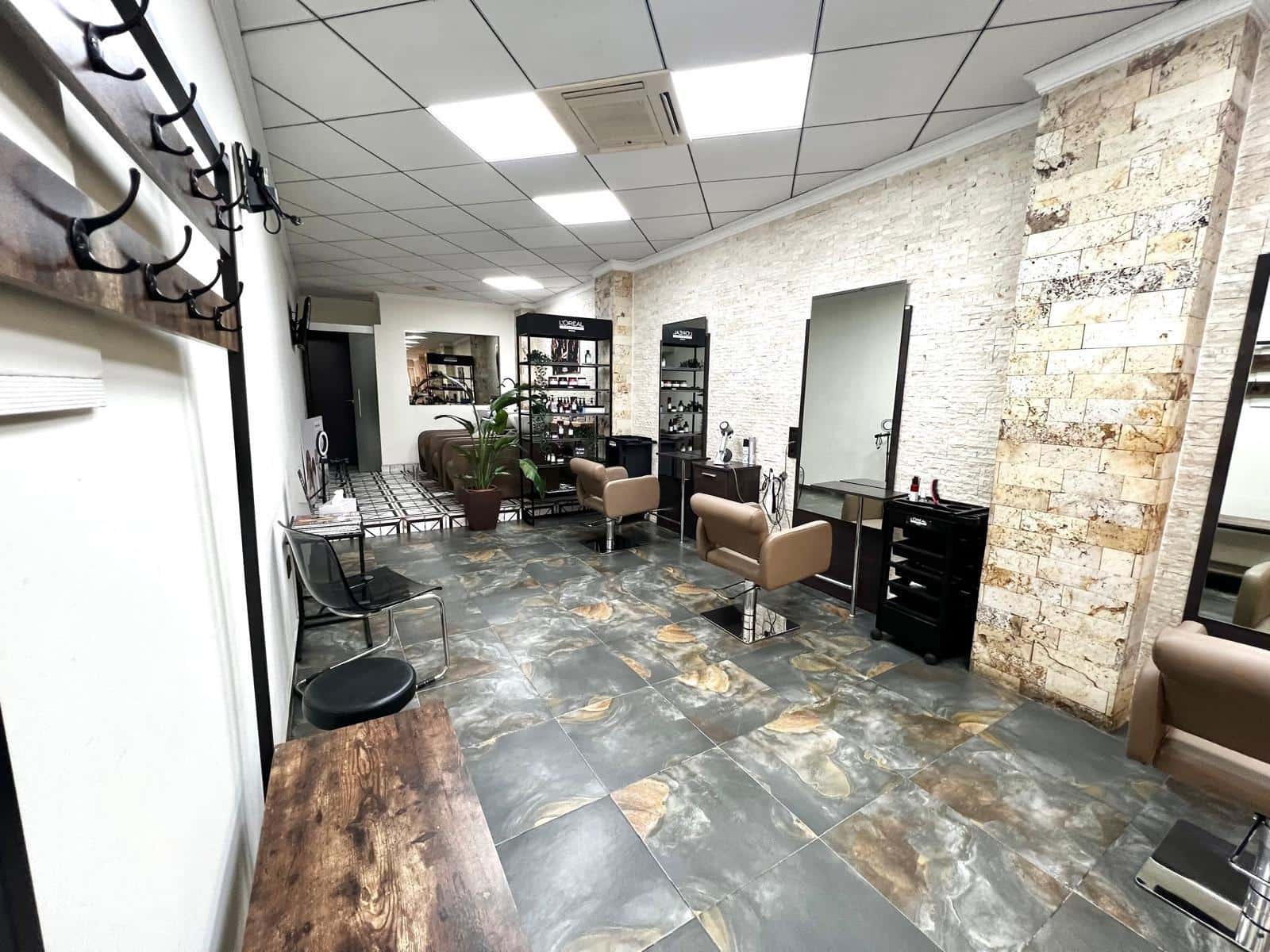 Kaupallinen myytävänä paikassa Torrevieja - 199 900 € (Ref: 9296018)