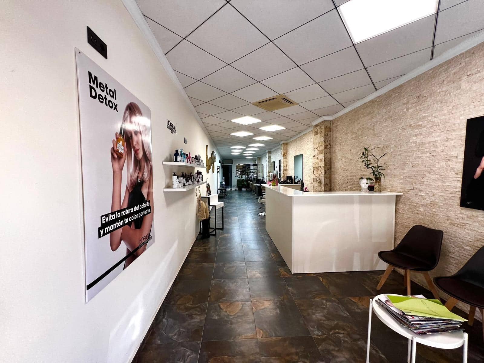 Kaupallinen myytävänä paikassa Torrevieja - 199 900 € (Ref: 9296018)