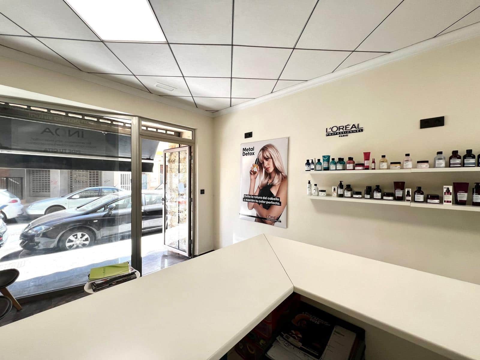 Kaupallinen myytävänä paikassa Torrevieja - 199 900 € (Ref: 9296018)