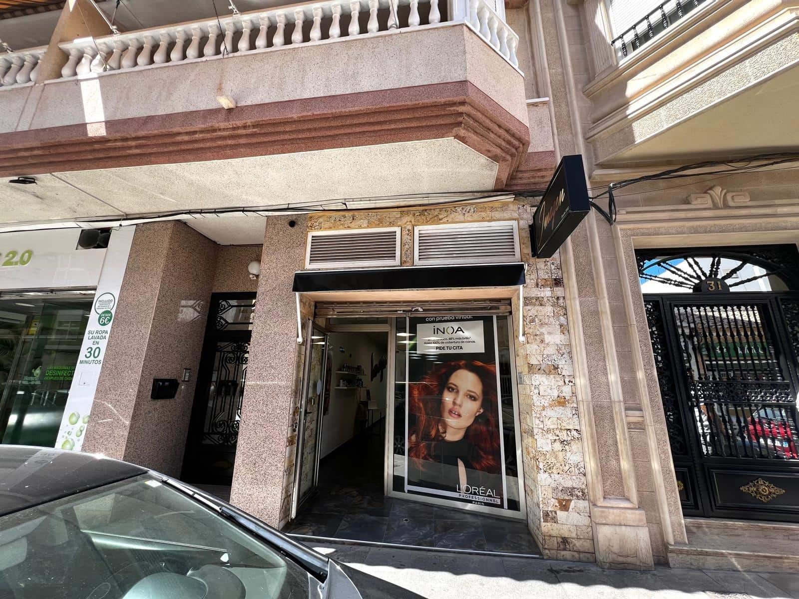 Kaupallinen myytävänä paikassa Torrevieja - 199 900 € (Ref: 9296018)