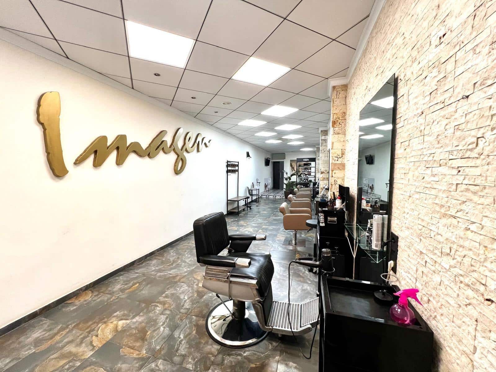 Kaupallinen myytävänä paikassa Torrevieja - 199 900 € (Ref: 9296018)