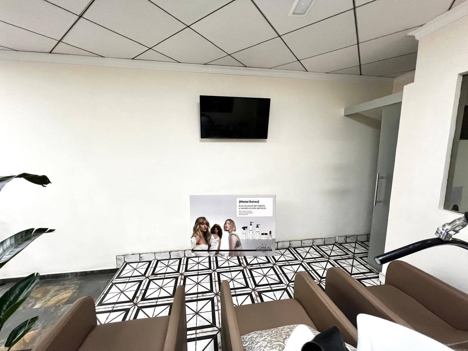 Kaupallinen myytävänä paikassa Torrevieja - 199 900 € (Ref: 9296018)