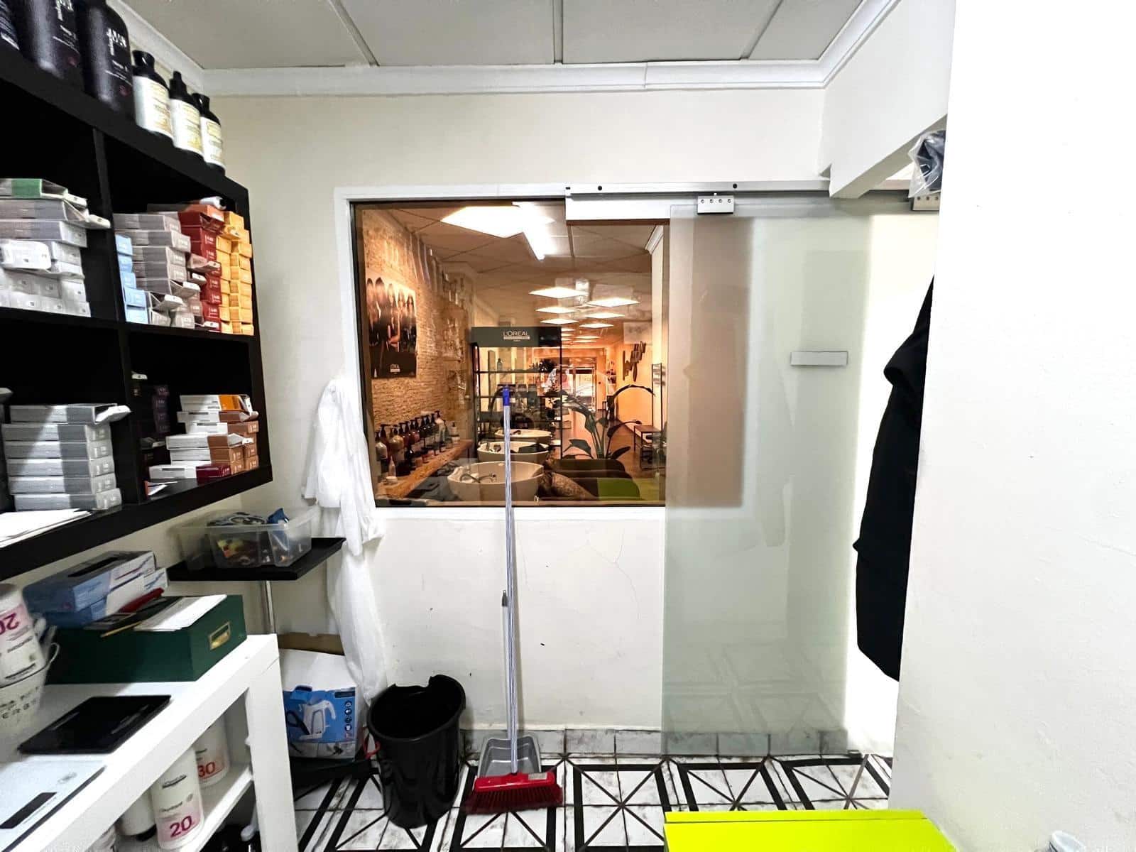 Kaupallinen myytävänä paikassa Torrevieja - 199 900 € (Ref: 9296018)