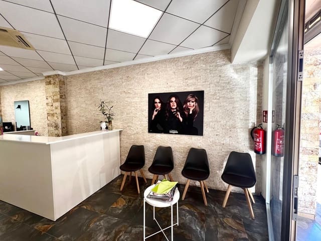 Local Comercial en Torrevieja en venta - 199.900 € (Ref: 9296018)