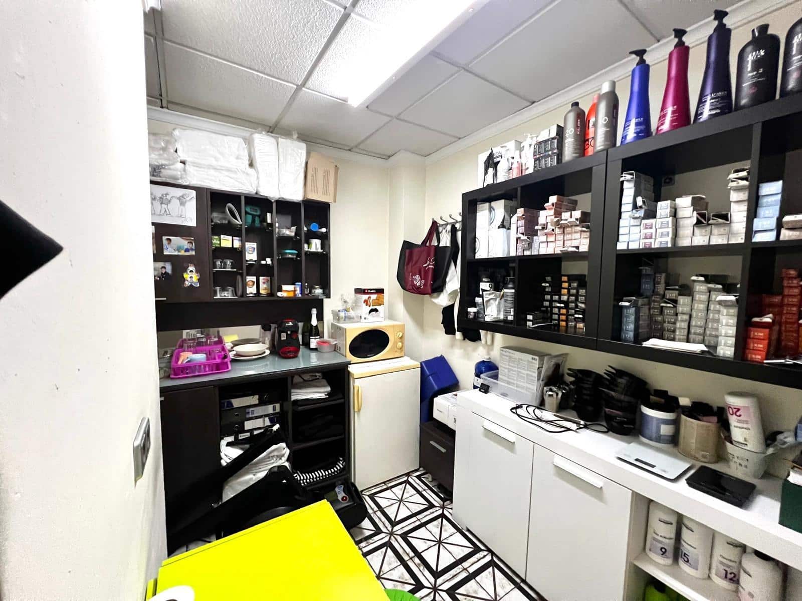 Kaupallinen myytävänä paikassa Torrevieja - 199 900 € (Ref: 9296018)