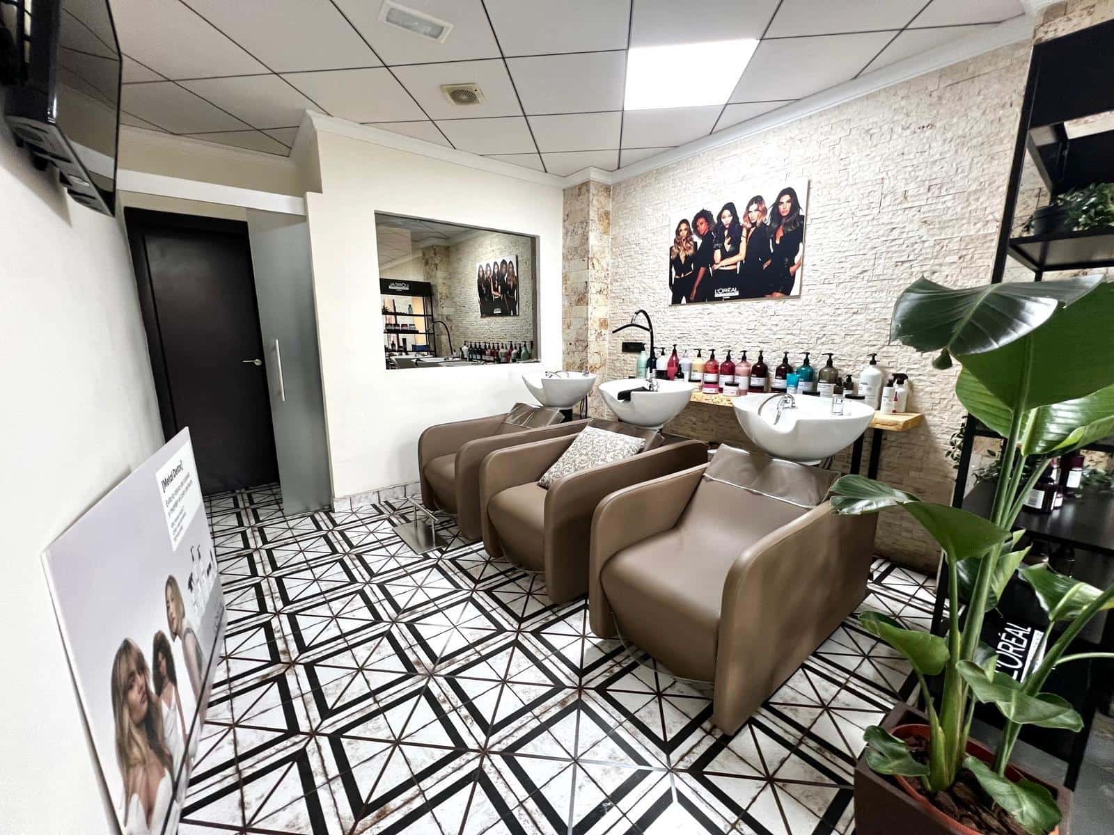 Kaupallinen myytävänä paikassa Torrevieja - 199 900 € (Ref: 9296018)