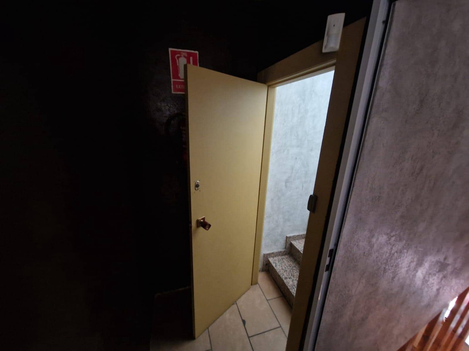 Commercial for sale in Torrevieja - € 270,000 (Ref: 9296027)