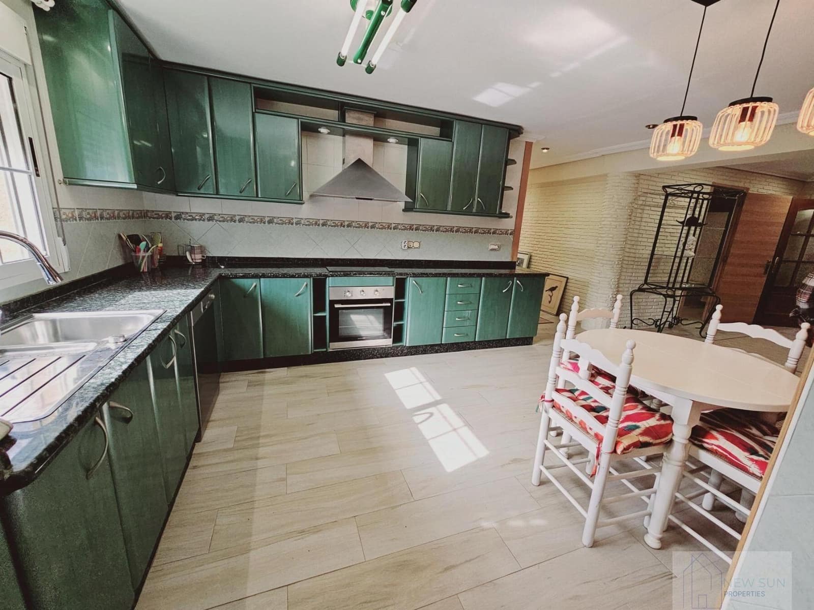 Chalet de 5 habitaciones en Torrevieja en venta con piscina garaje - 689.000 € (Ref: 9296049)