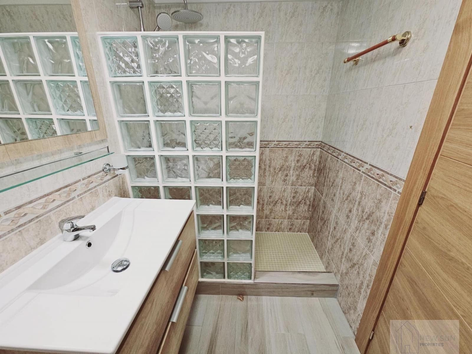 Chalet de 5 habitaciones en Torrevieja en venta con piscina garaje - 689.000 € (Ref: 9296049)