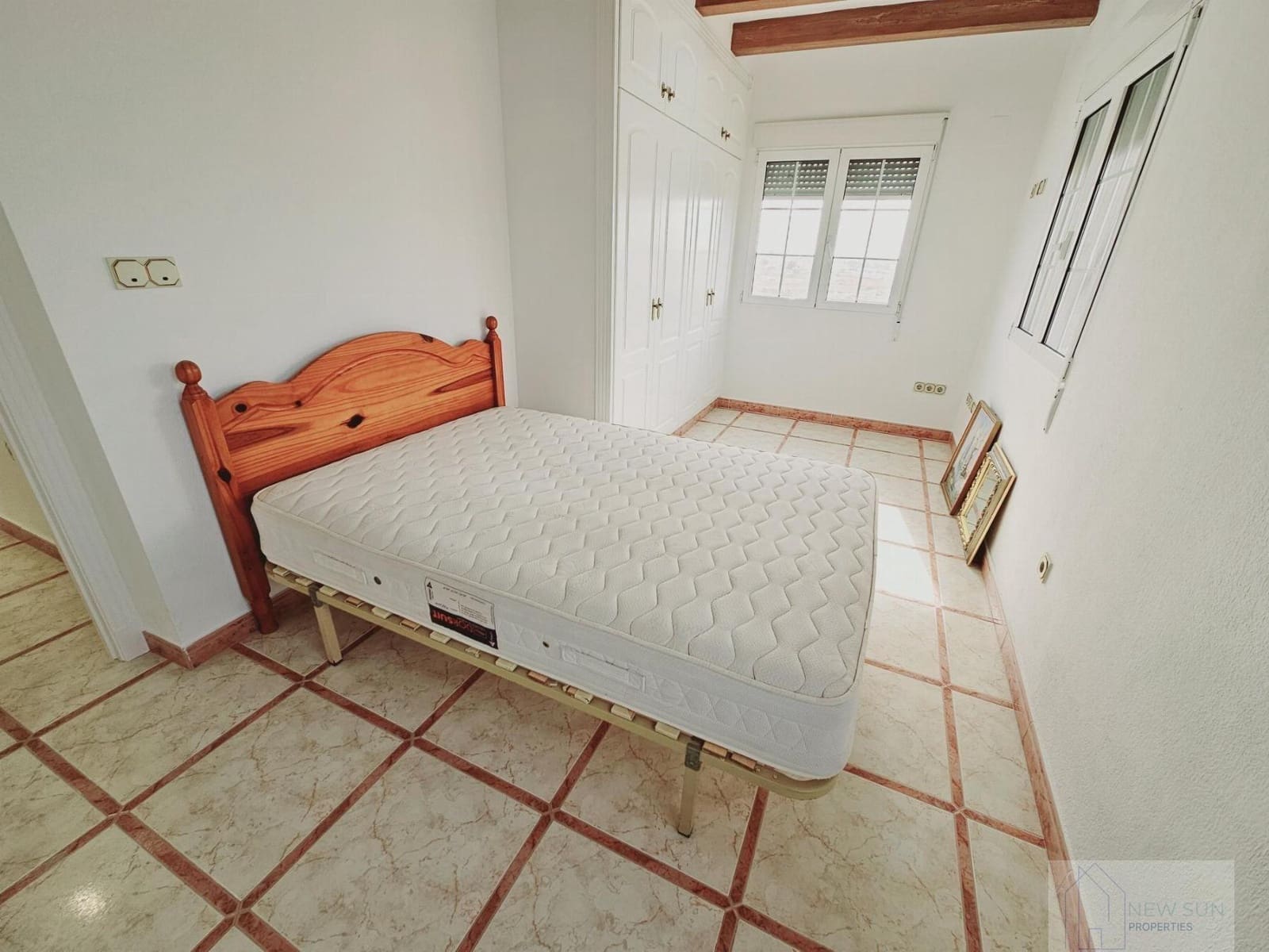 Chalet de 5 habitaciones en Torrevieja en venta con piscina garaje - 689.000 € (Ref: 9296049)