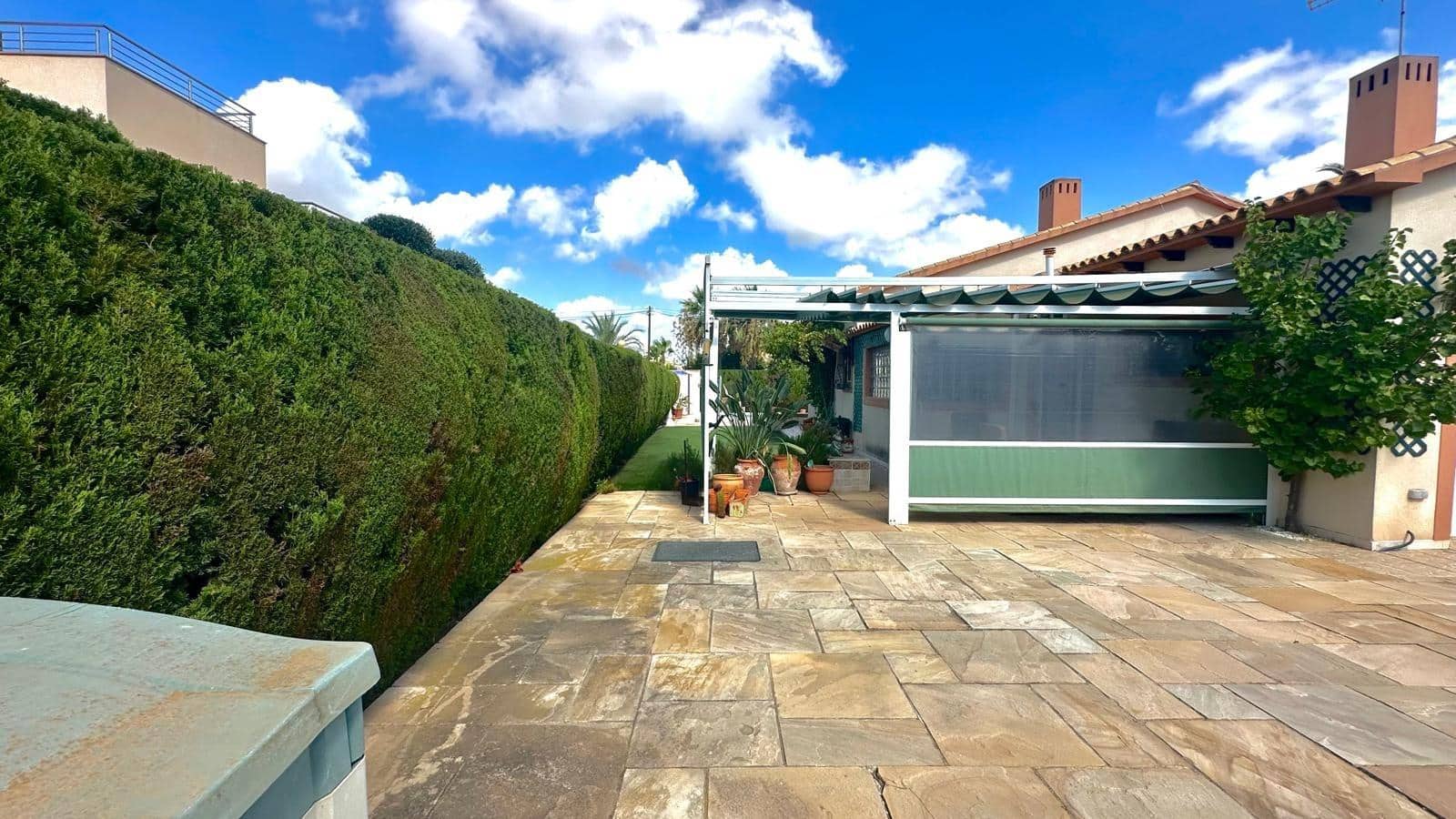 3 bedroom Villa for sale in Cabo Roig with pool - € 850,000 (Ref: 9296051)