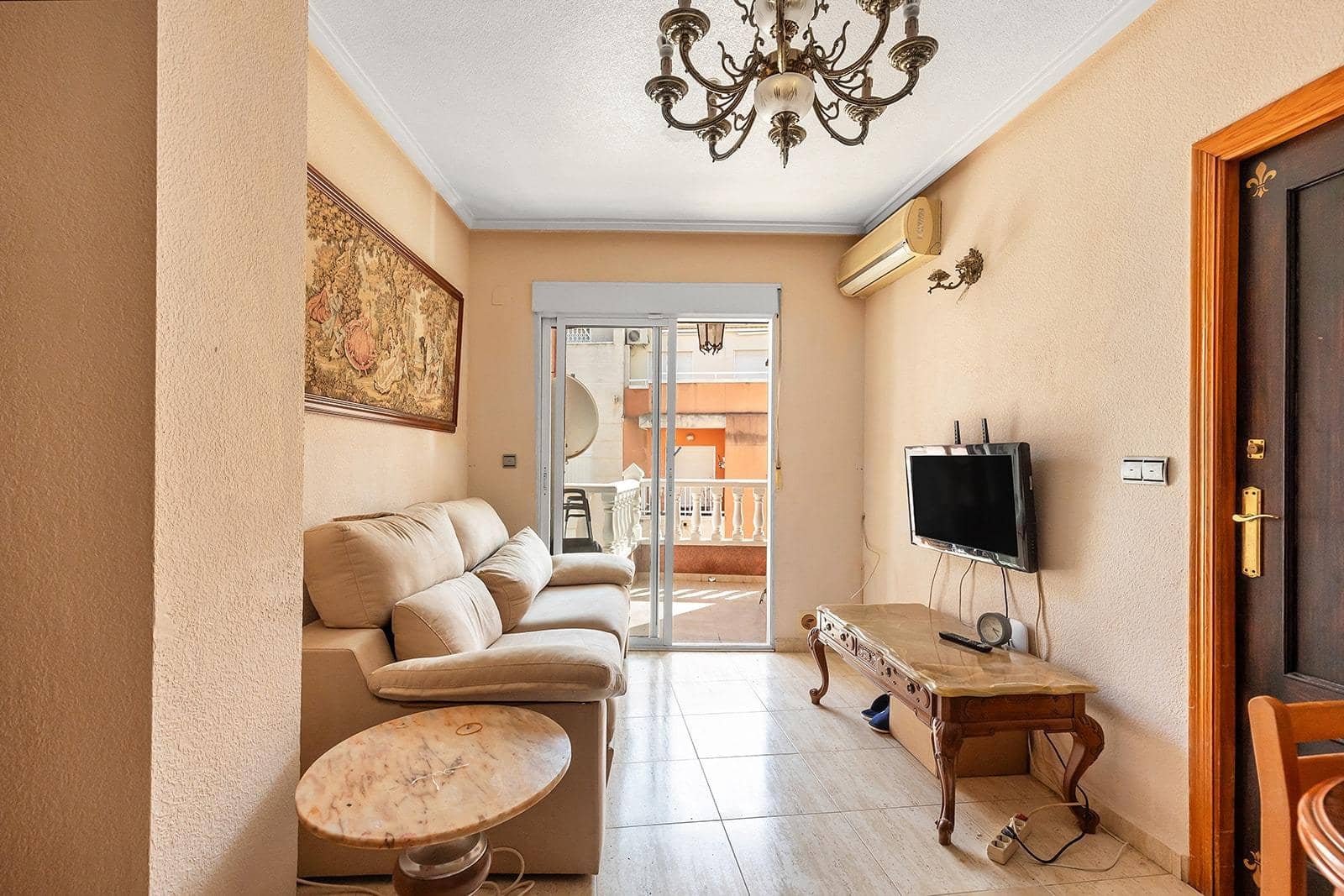 Apartamento de 3 habitaciones en Torrevieja en venta - 160.000 € (Ref: 9329778)