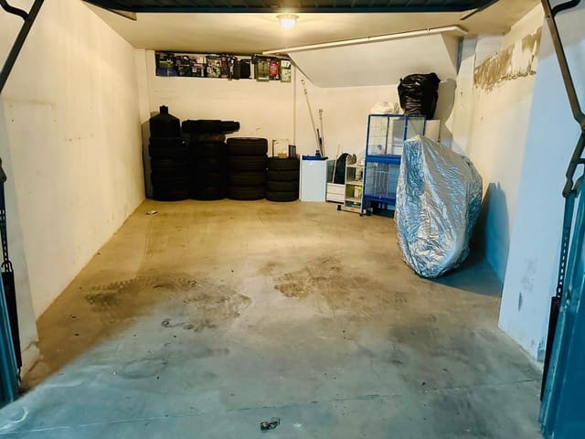 Garage til salg i Torrevieja - € 28.630 (Ref: 9329779)