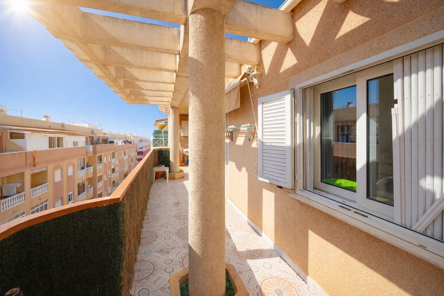 Apartamento de 2 habitaciones en Torrevieja en venta - 166.000 € (Ref: 9339203)