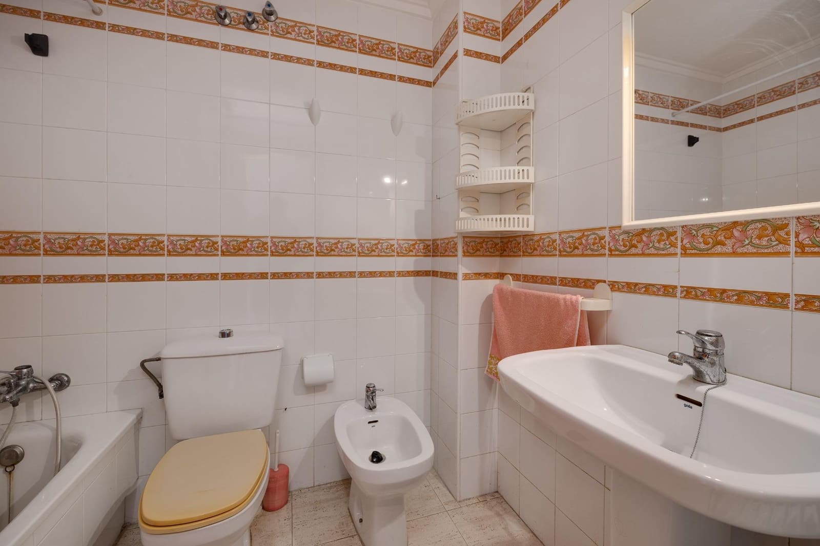 Studio til salg i Torrevieja med swimmingpool - € 84.900 (Ref: 9341736)