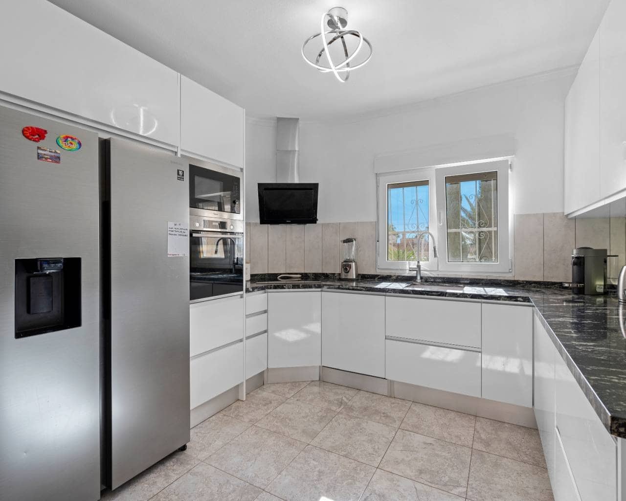 5 makuuhuone Huvila myytävänä paikassa Ciudad Quesada mukana uima-altaan - 795 000 € (Ref: 9349794)