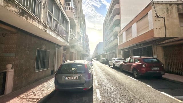 Casa de 4 habitaciones en Torrevieja en venta - 369.900 € (Ref: 9349803)