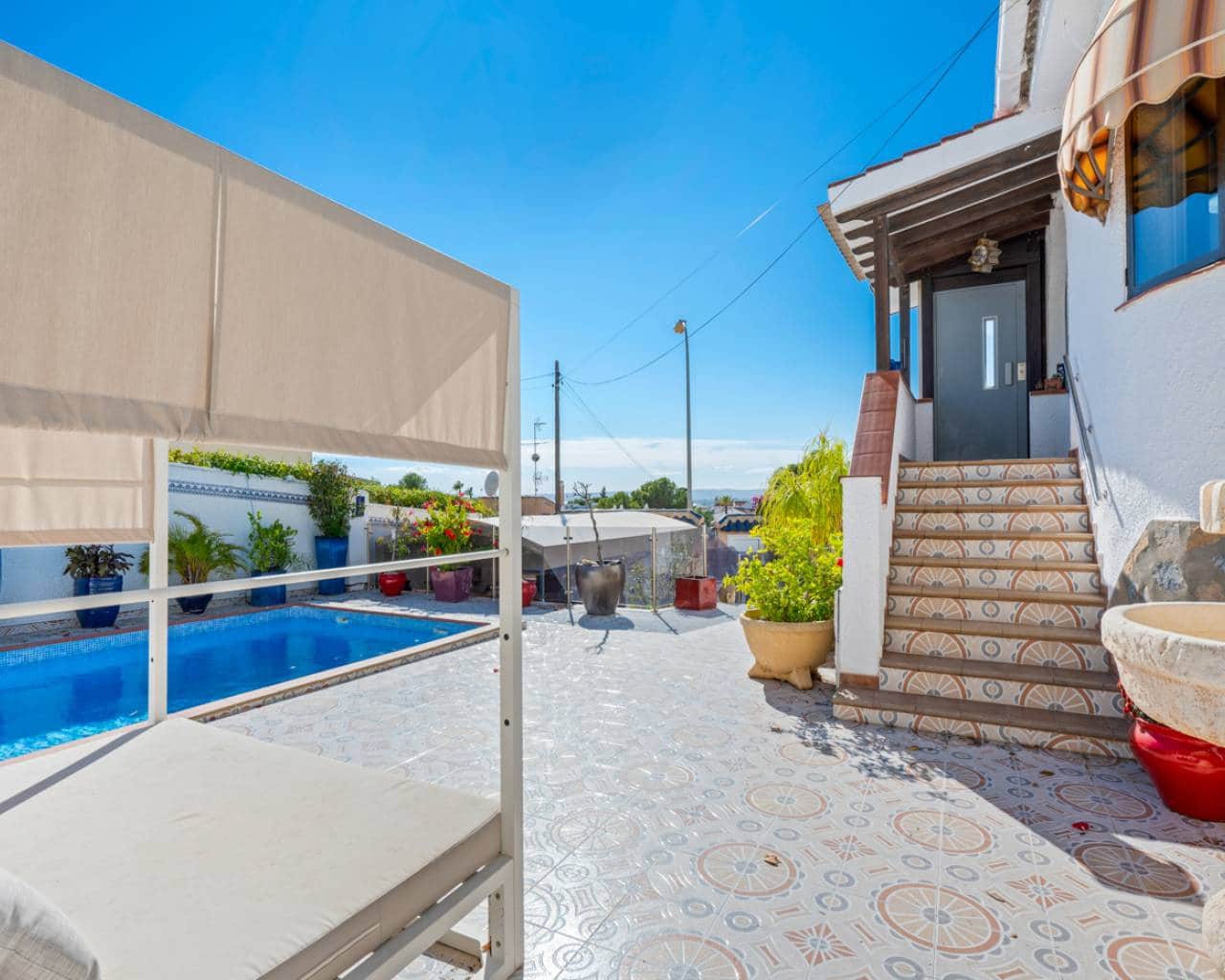 4 bedroom Villa for sale in Ciudad Quesada with pool garage - € 650,000 (Ref: 9357420)