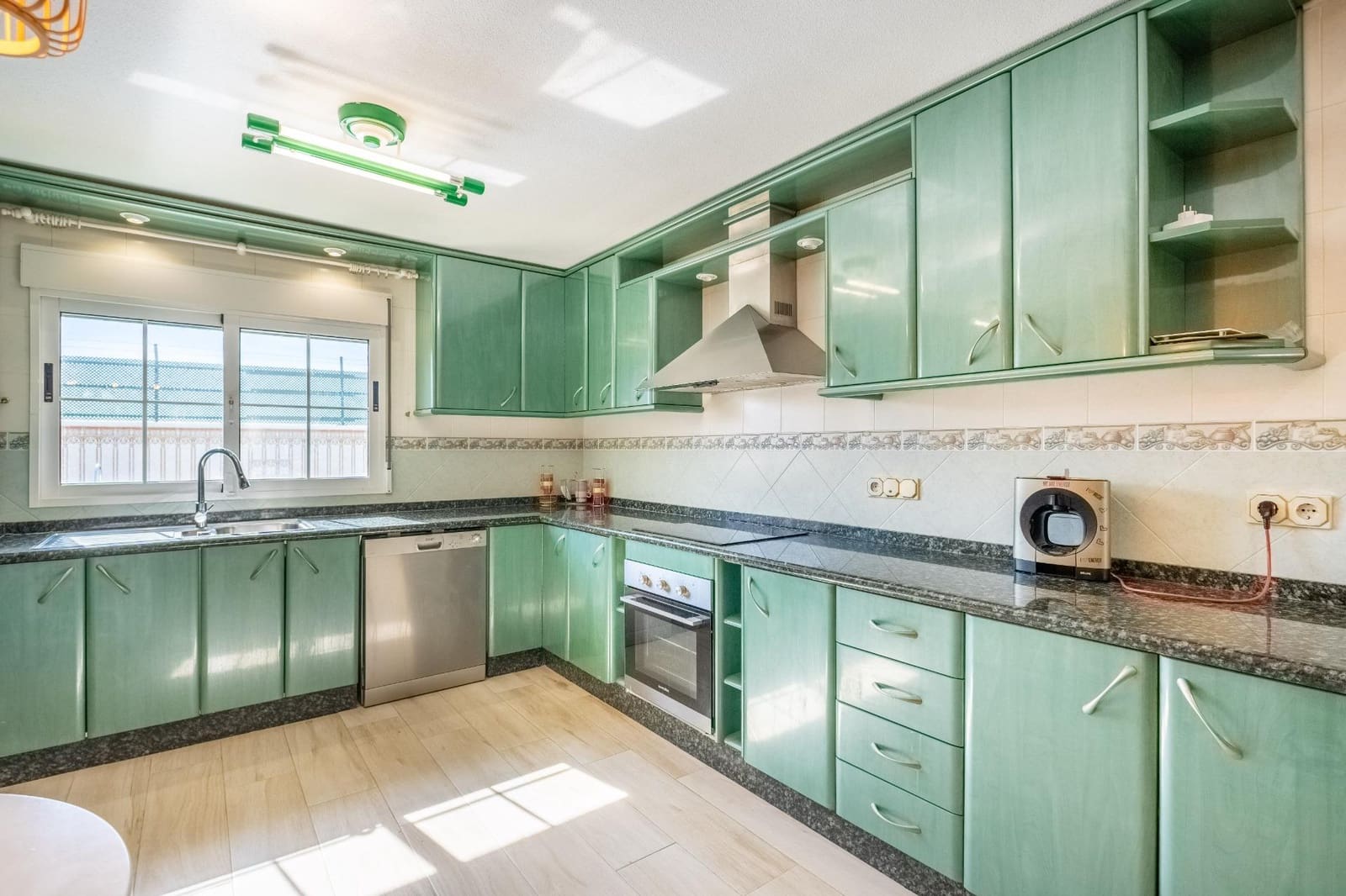 6 soveværelse Villa til salg i Torrevieja med swimmingpool garage - € 689.000 (Ref: 9360262)