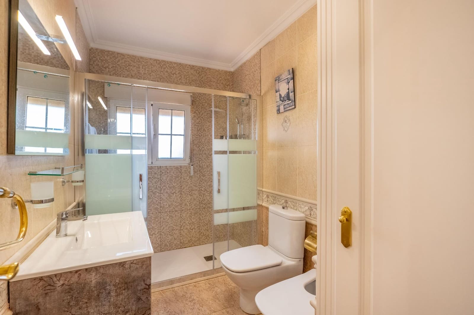 6 slaapkamer Villa te koop in Torrevieja met zwembad garage - € 645.000 (Ref: 9360262)