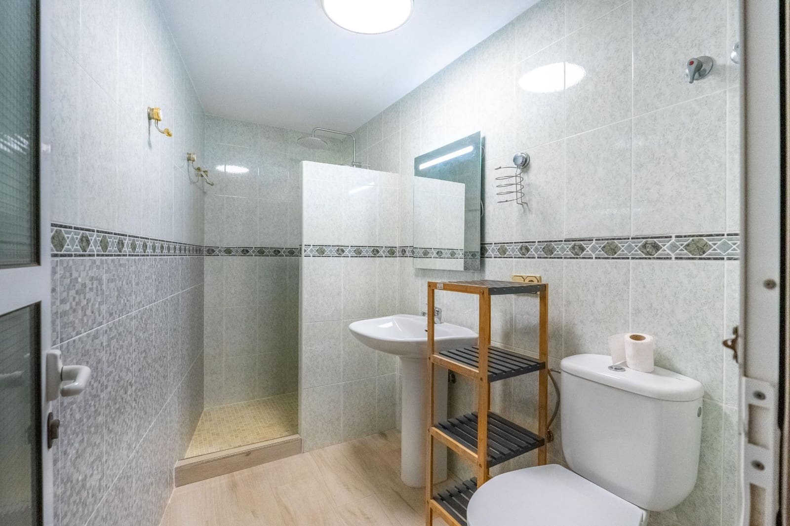 6 slaapkamer Villa te koop in Torrevieja met zwembad garage - € 645.000 (Ref: 9360262)