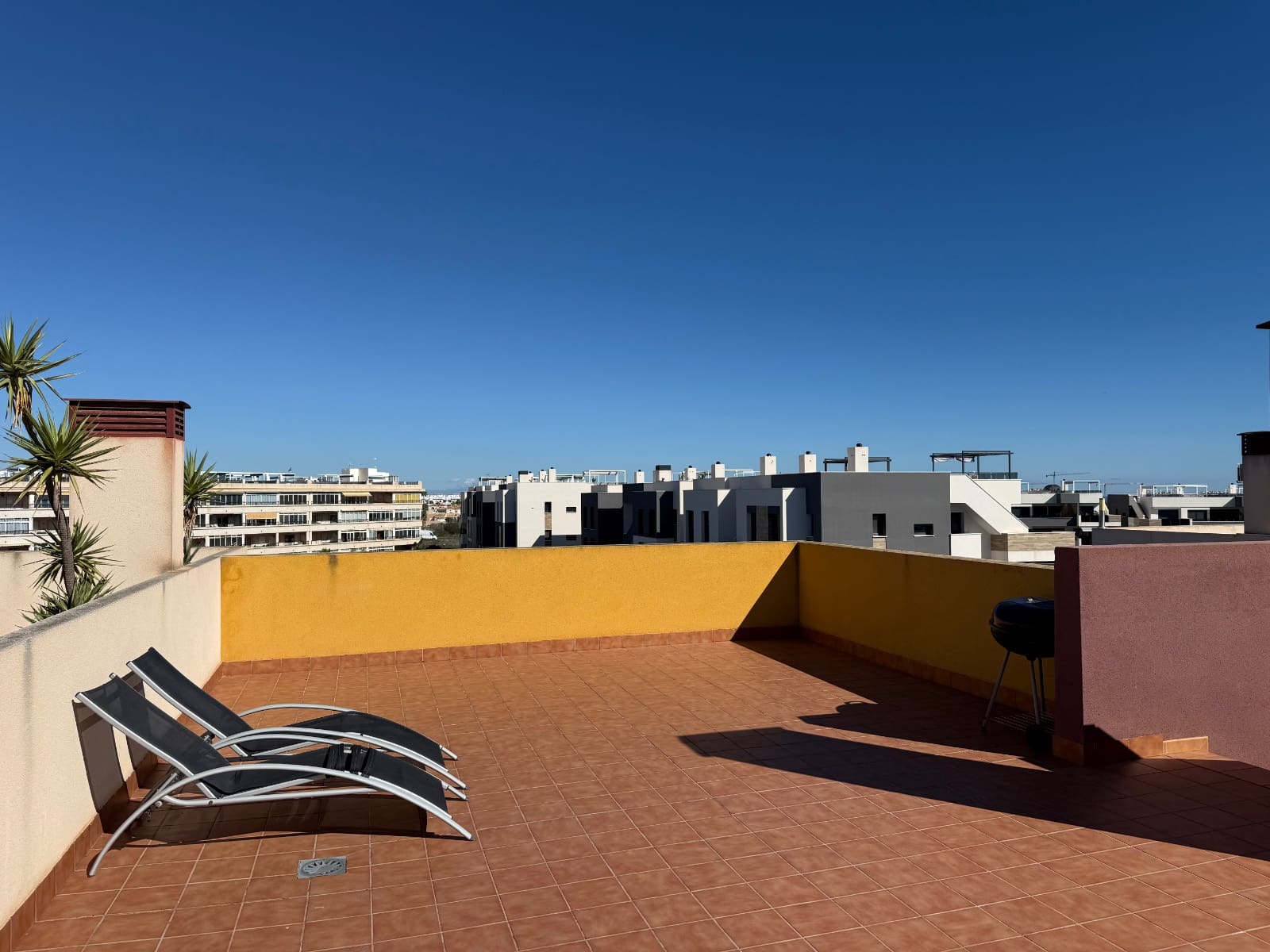 2 makuuhuone Kattohuoneisto myytävänä paikassa Orihuela Costa mukana uima-altaan 
autotalli - 204 000 € (Ref: 9360269)