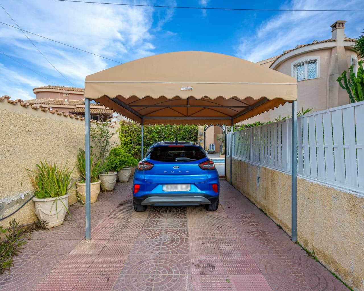 2 bedroom Villa for sale in Ciudad Quesada with pool garage - € 325,000 (Ref: 9362836)