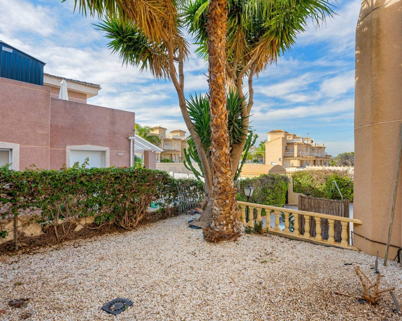 2 bedroom Villa for sale in Ciudad Quesada with pool garage - € 325,000 (Ref: 9362836)