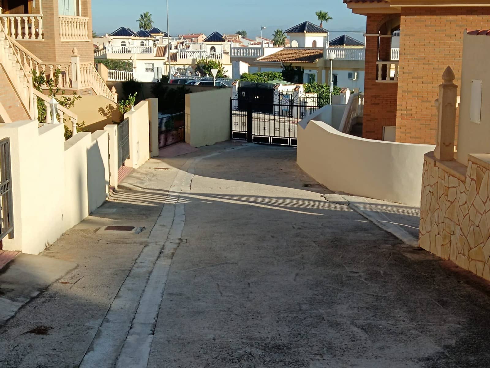 3 makuuhuone Huvila myytävänä paikassa Ciudad Quesada mukana uima-altaan 
autotalli - 299 000 € (Ref: 9362837)