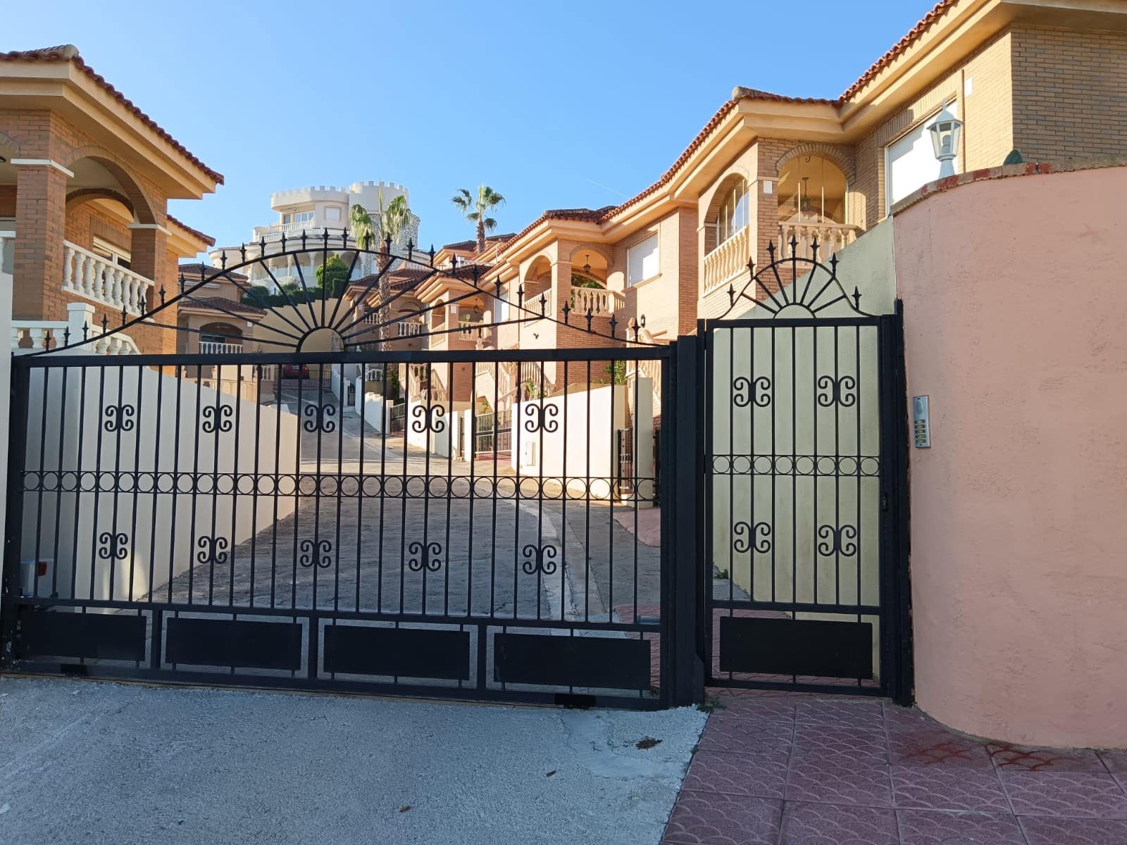 3 makuuhuone Huvila myytävänä paikassa Ciudad Quesada mukana uima-altaan 
autotalli - 299 000 € (Ref: 9362837)