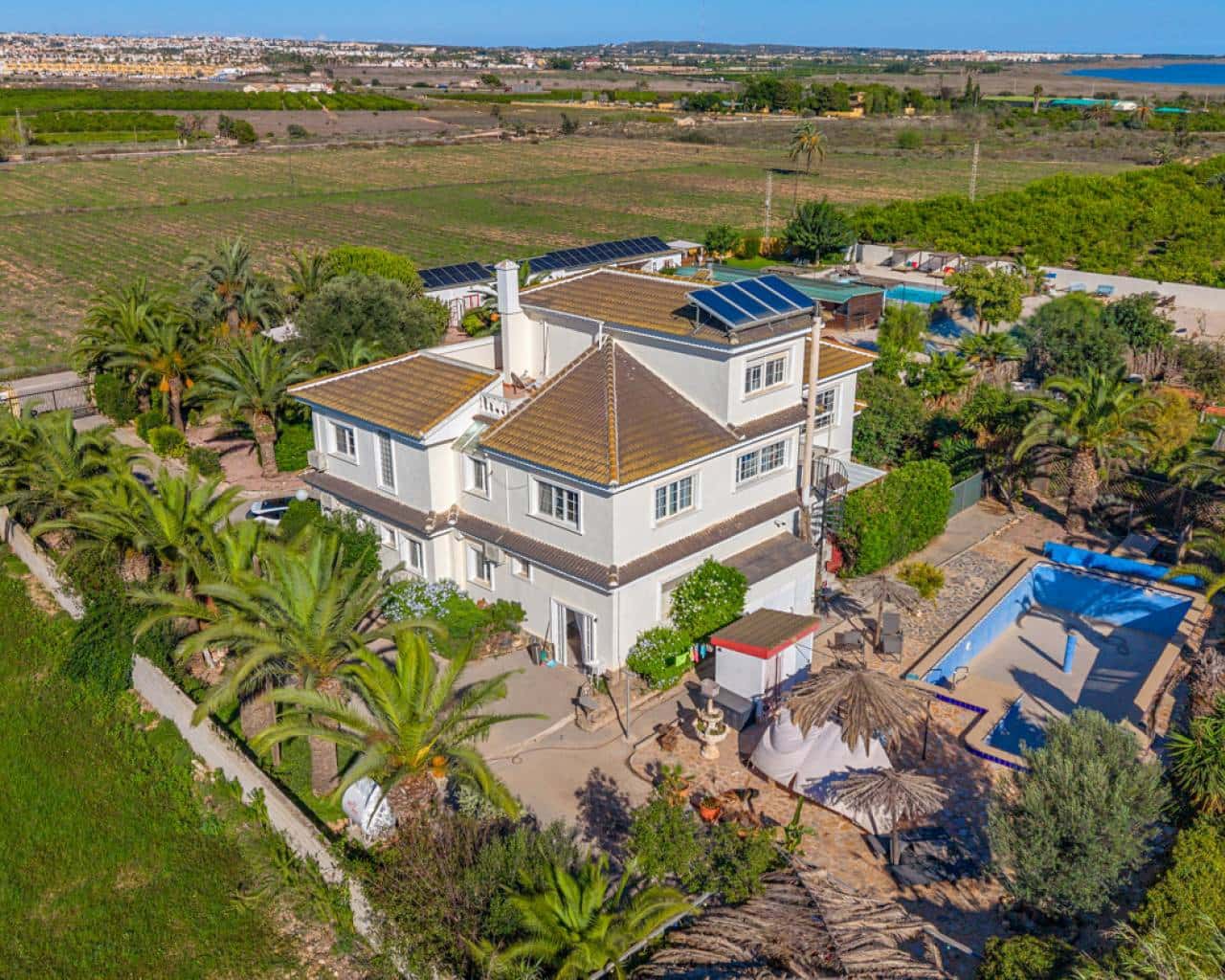 10 bedroom Villa for sale in Los Montesinos with pool garage - € 995,000 (Ref: 9362839)