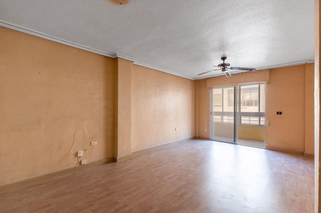 Apartamento de 3 habitaciones en Torrevieja en venta - 146.000 € (Ref: 9369149)