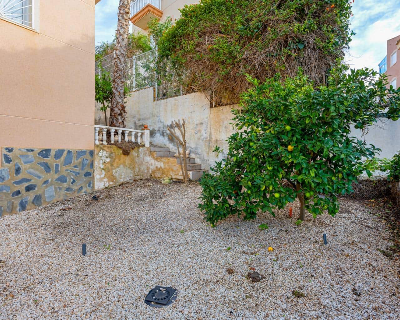 2 makuuhuone Huvila myytävänä paikassa Ciudad Quesada mukana uima-altaan - 325 000 € (Ref: 9369150)