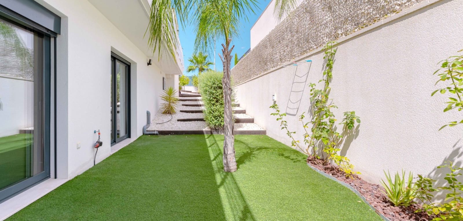 5 soverom Villa til salgs i San Miguel de Salinas med svømmebasseng garasje - € 780 000 (Ref: 9372186)