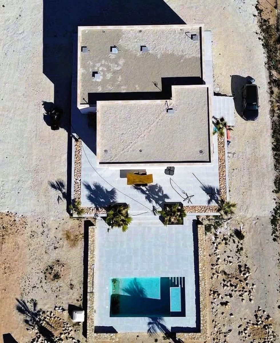 4 bedroom Villa for sale in Pinoso with pool - € 449,950 (Ref: 9377702)