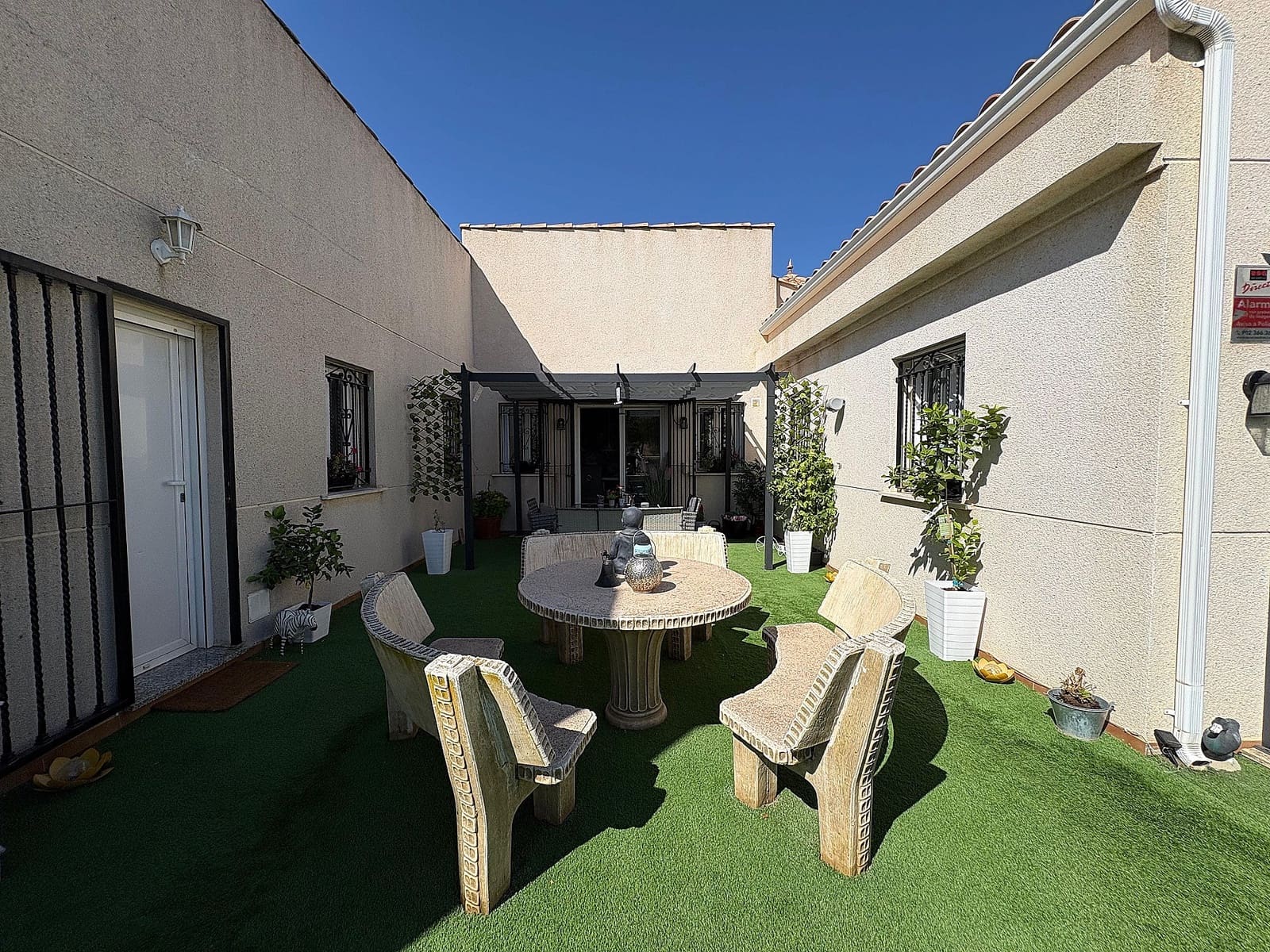 3 bedroom Villa for sale in Biar with pool - € 349,995 (Ref: 9377703)